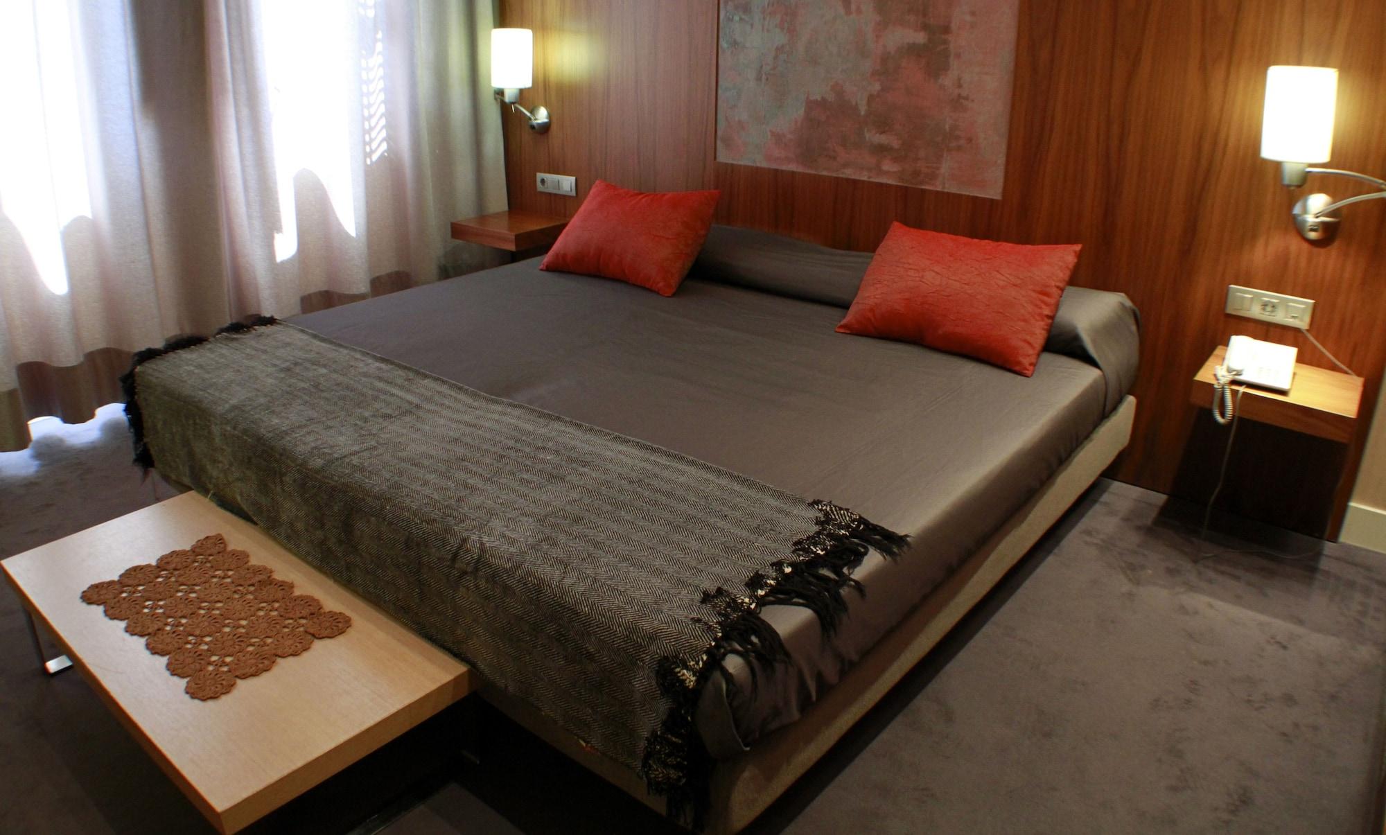 Hotel Sant Roc Солсона Екстериор снимка
