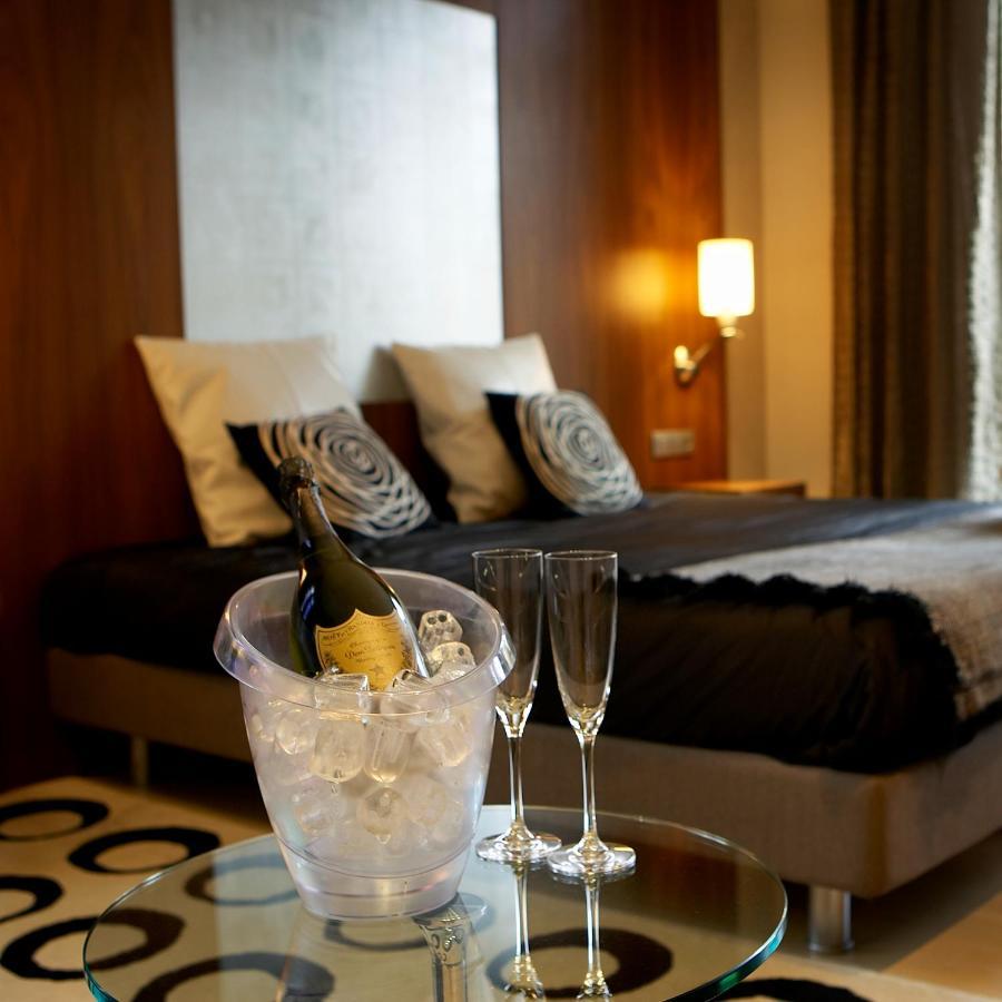 Hotel Sant Roc Солсона Екстериор снимка